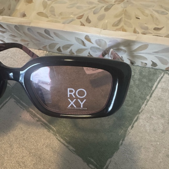 NWT Roxy Black Sunglasses with Pink Lenses - Picture 10 of 11